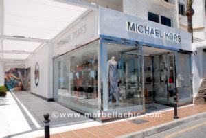 fotos de michael kors puerto banús